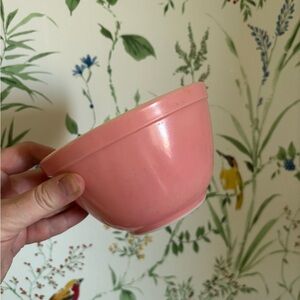 Pink Pyrex 401 mixing bowl - 1.5 pint